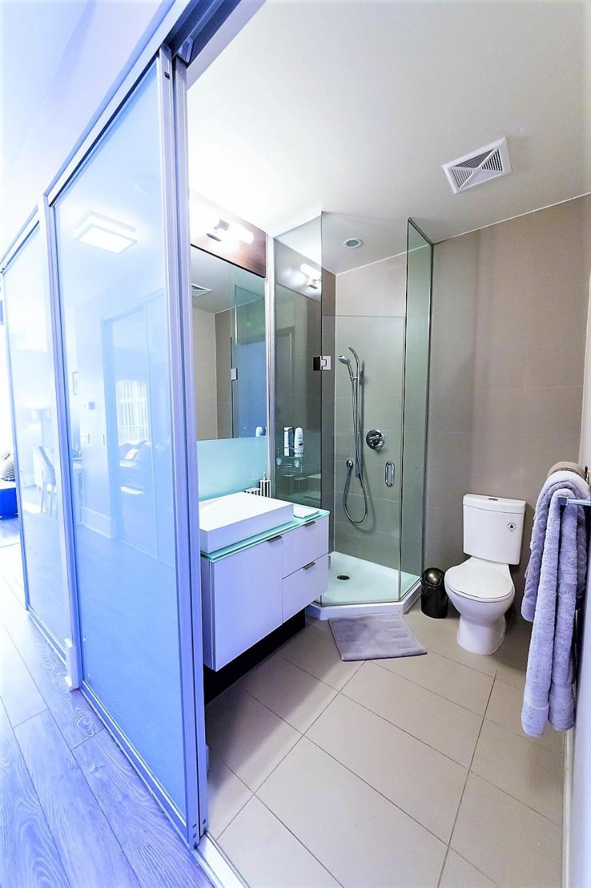 Upscale Suite At Cn Tower, Metro Convention & Rogers Centre Toronto Exterior photo