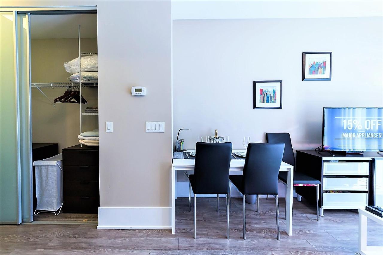 Upscale Suite At Cn Tower, Metro Convention & Rogers Centre Toronto Exterior photo